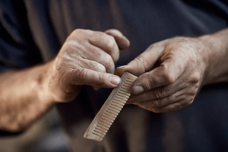 Comment et pourquoi utiliser le peigne à barbe