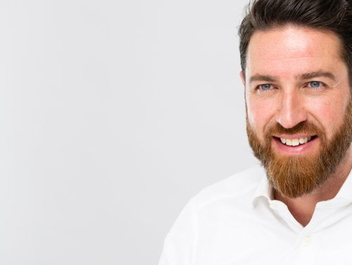 Blanchiment des dents : 6 techniques naturelles qui marchent.