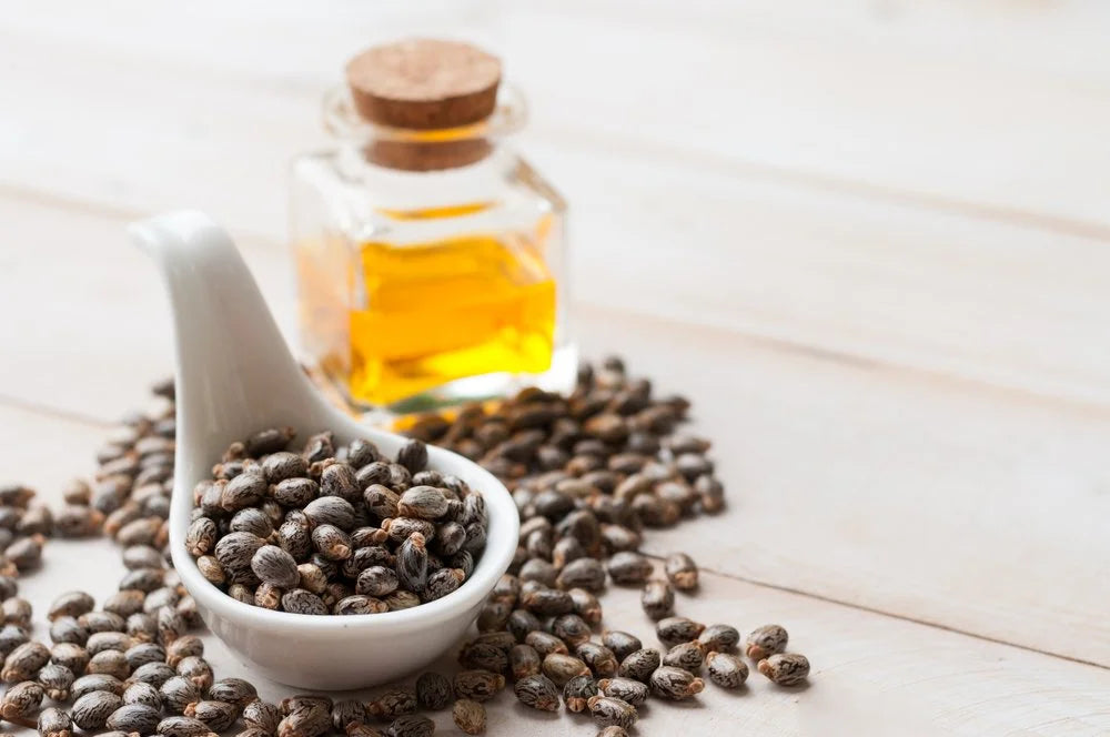 Huile de ricin : 11 supers utilisations de cette huile miraculeuse pour votre corps !