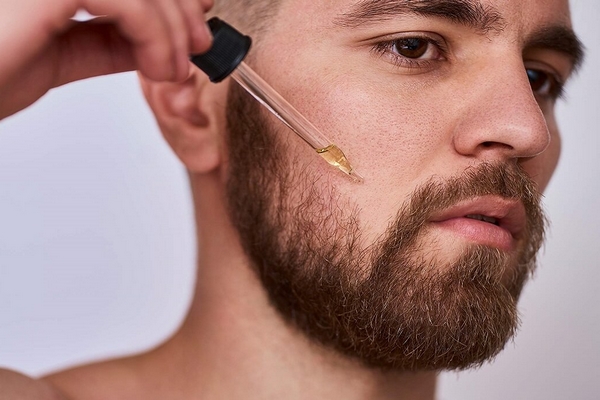 Trou dans la barbe : 3 conseils et astuces pour l’éviter